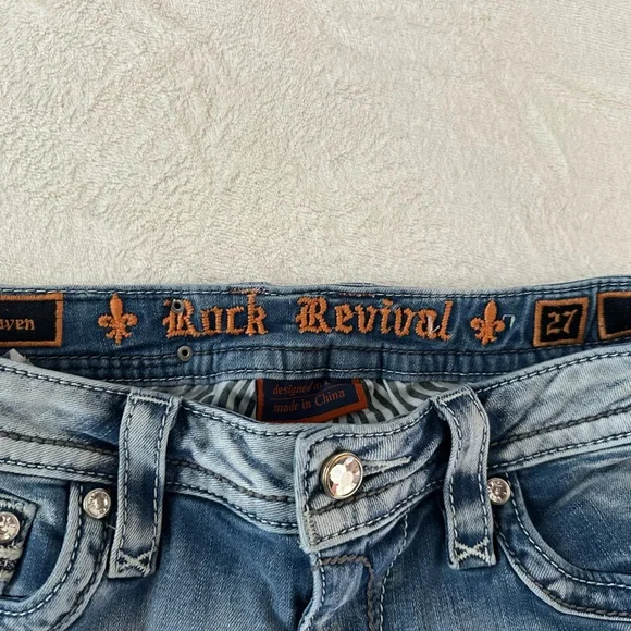 ROCK REVIVAL Raven Distressed Embellished Pocket Jean Cut-off Shorts Denim Sz 27 - Picture 3 of 3